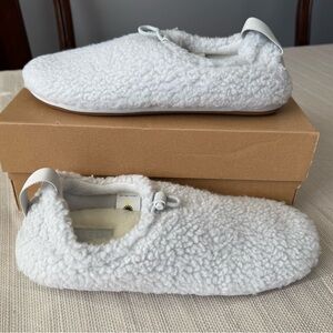 UGG PLUSHY SLIPPERS